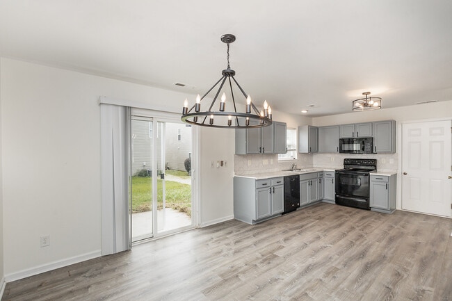 Building Photo - 400 Erin Taylor Ln