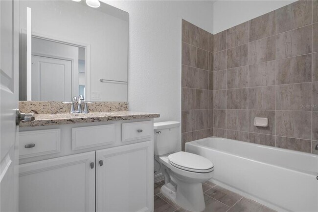 Building Photo - 43521 Treadway Dr