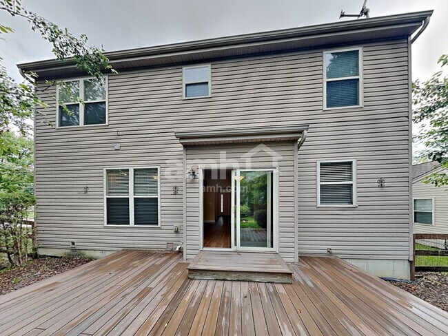 Building Photo - 270 Huntington Dr
