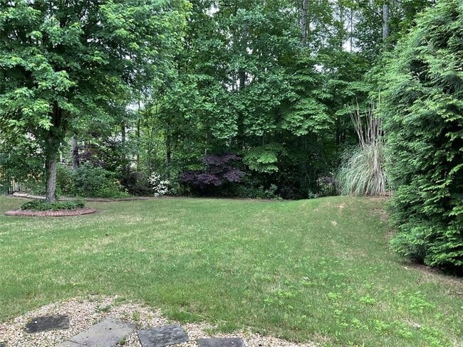 Building Photo - 7959 Larksview Dr