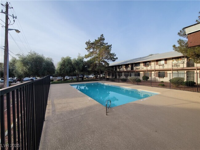 Building Photo - 4955 Jeffreys St