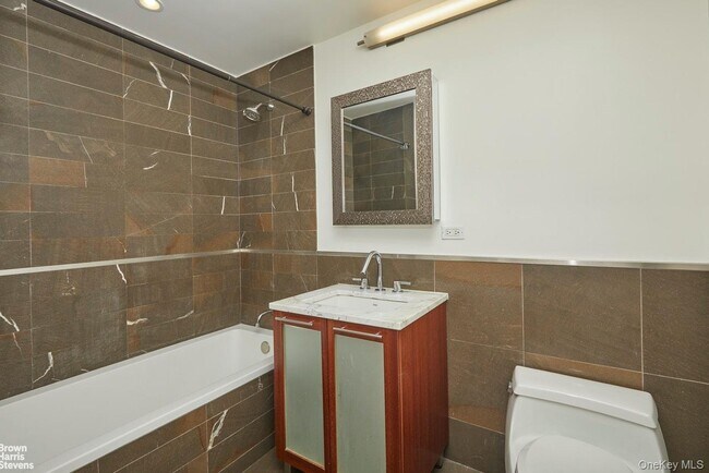 Building Photo - 3585 Greystone Ave