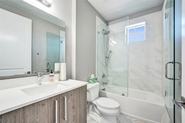 Building Photo - 3534 Forest View Cir