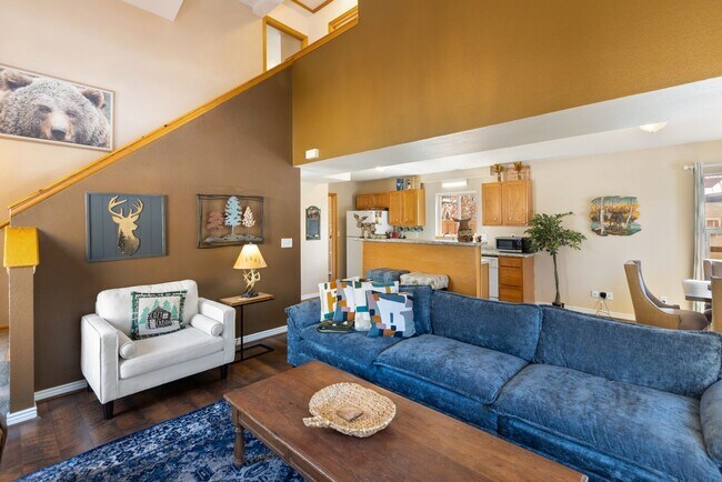 Building Photo - 3 Bed 2 Bath Fully Furnished in Woodland Park