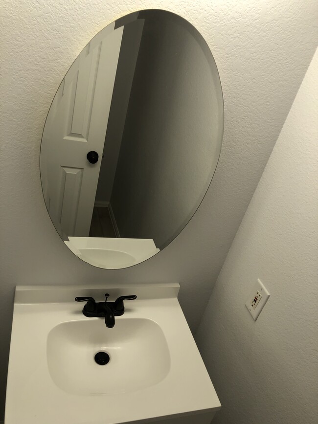 Building Photo - 955 Winebrook Way