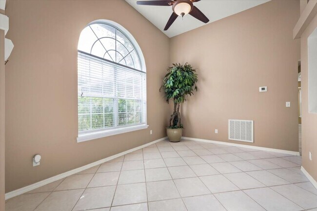 Building Photo - Beautiful 4BR Home with Fireplace, Screene...