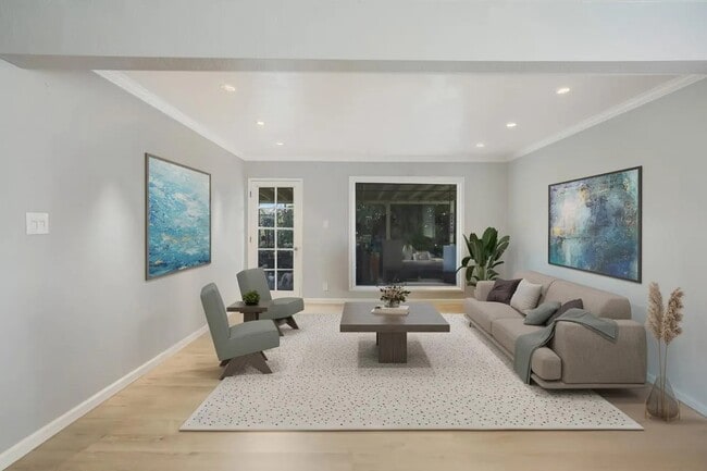 Building Photo - 6364 Thomas Ave