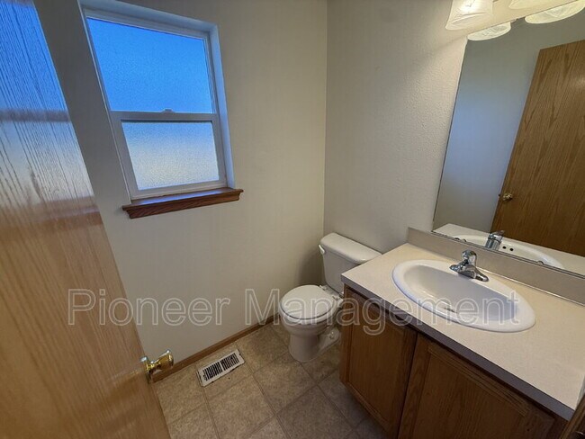 Building Photo - 6810 Aster St