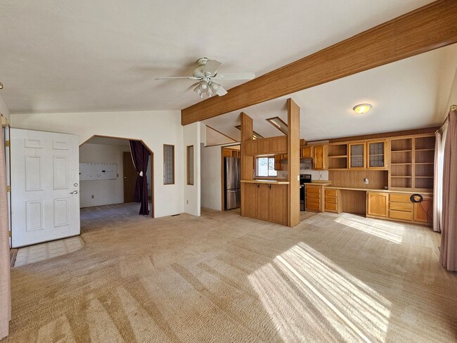 Building Photo - 13973applelane.is4lease.com