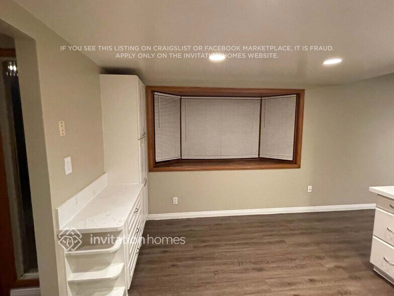 Building Photo - 829 Calle Catalpa