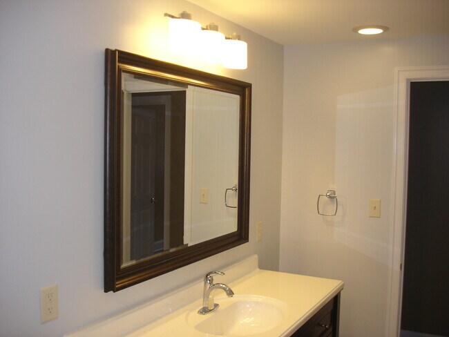 Building Photo - 4Plex - 1104
