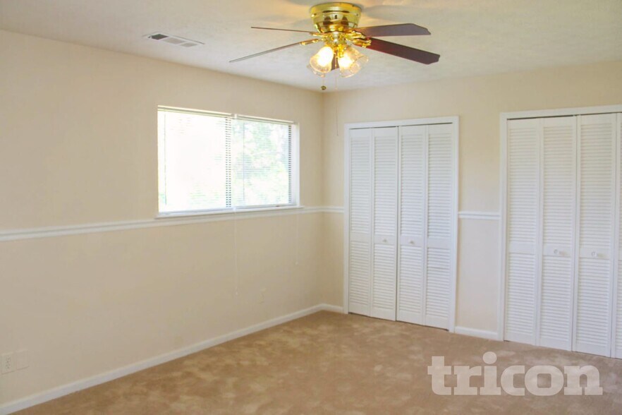 Building Photo - 3516 Estes Park Dr SW