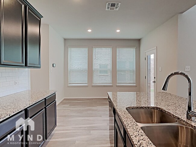 Building Photo - 5709 Pleasanton Pkwy