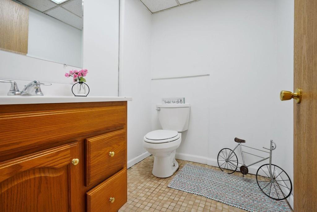 Building Photo - 5060 Hughes Ave NE