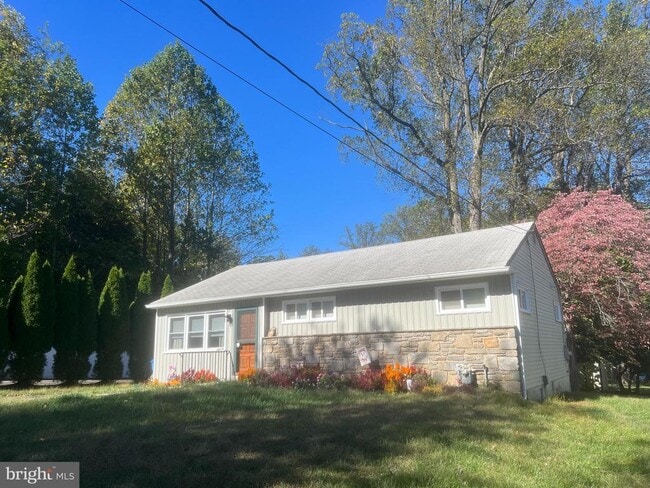 Primary Photo - 518 Media Line Rd