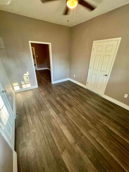 Building Photo - 120 W 18th St