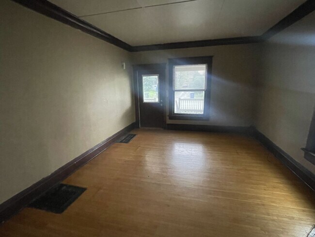 Building Photo - 509 High Ave