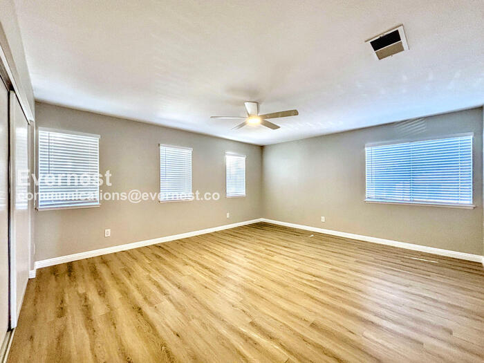 Building Photo - 2155 Begley Cir
