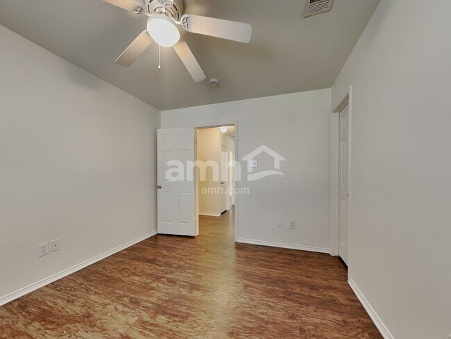 Building Photo - 709 Devontree Ct