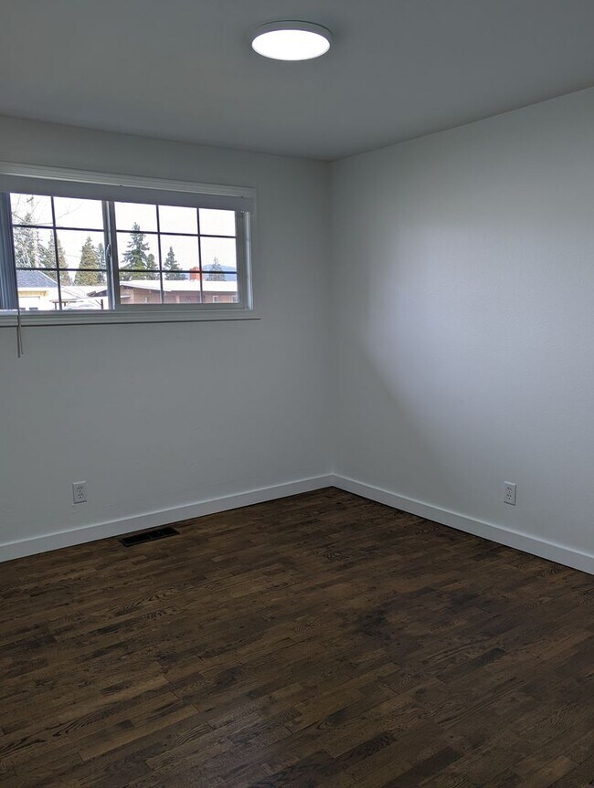 Building Photo - 3-Bedroom, 2-Bath Home With Large Patio an...