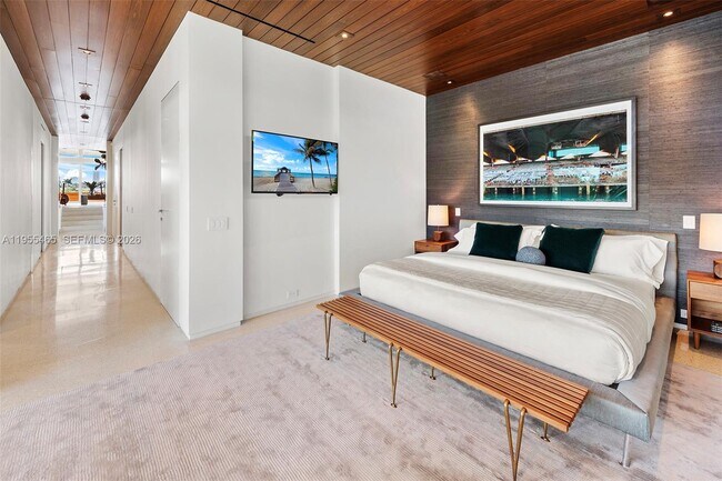 Building Photo - 610 W Dilido Dr