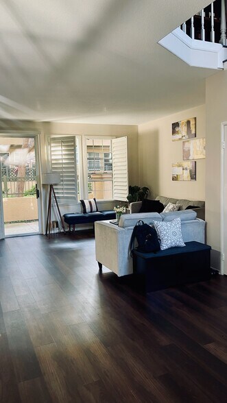 Building Photo - 7 Headland Pl