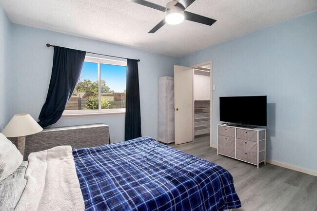 Building Photo - This charming home in Carrollton, Texas, i...