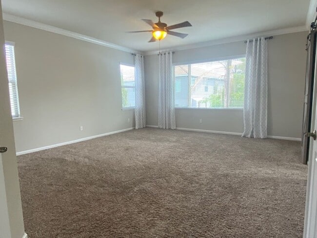 Building Photo - Immaculate home in W. Roseville!