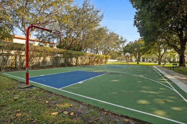 Building Photo - 3300 Jaywood Terrace