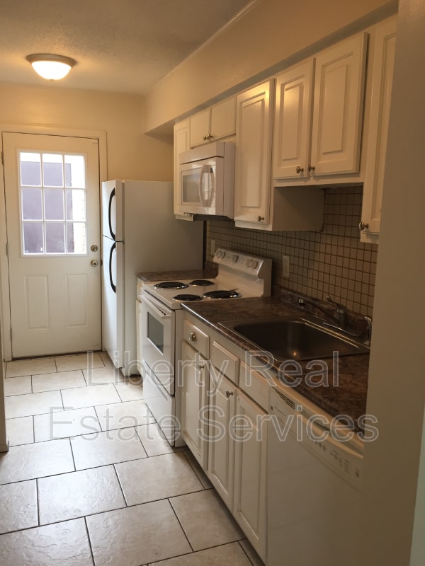 Building Photo - 901 Olmstead Dr