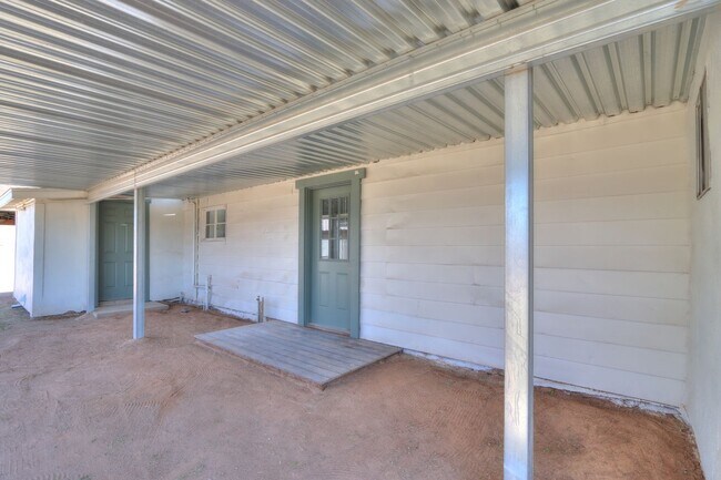Building Photo - 1341 N Crane St
