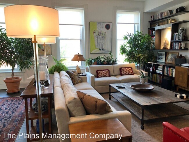 Building Photo - 1313 Hull St