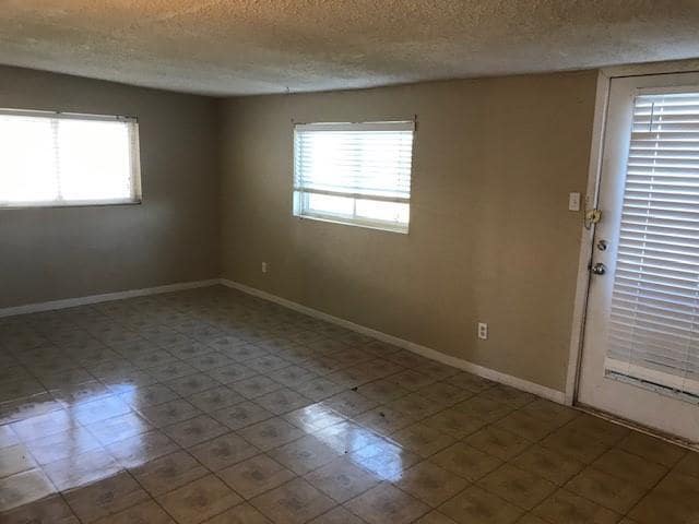 Building Photo - 5234 Burbank Dr