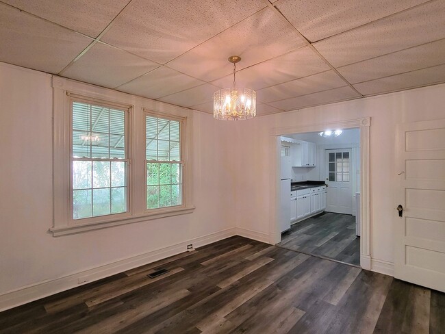 Building Photo - Remodeled bungalow in Church Hill with 3 bedrooms and 1 full bath
