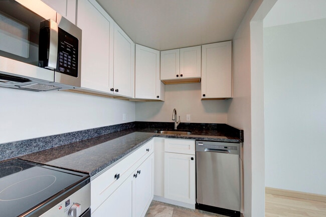 Building Photo - 555 E William St