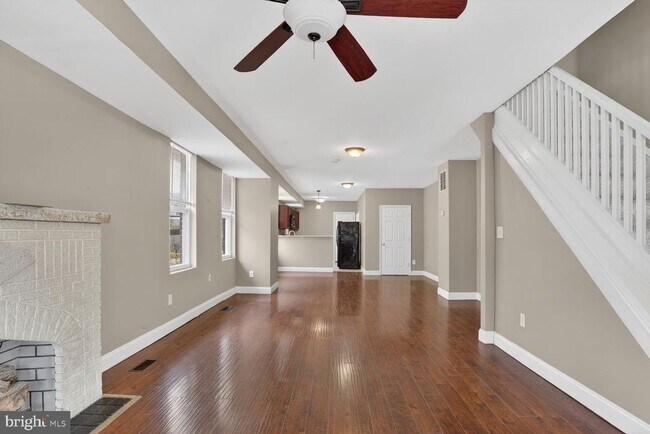 Building Photo - 3300 Dudley Ave