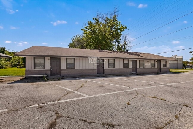 Building Photo - 1585 N Mill St