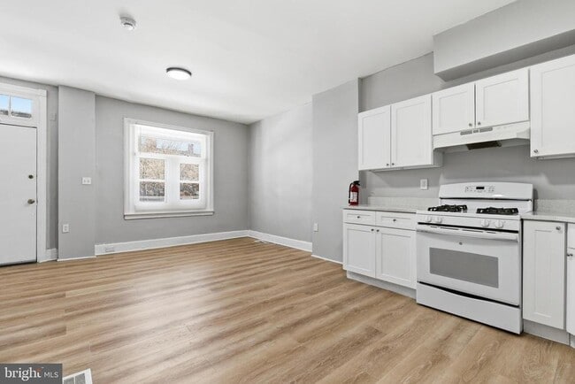 Building Photo - 3906 N Delhi St