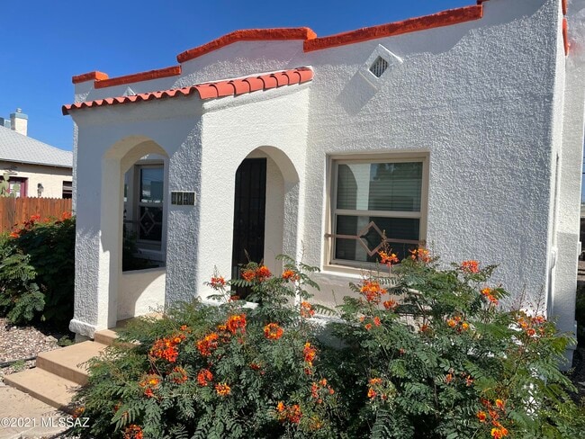 Building Photo - 1041 E Grant Rd