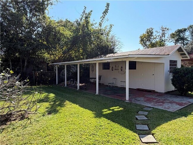 Building Photo - 4840 Rye St