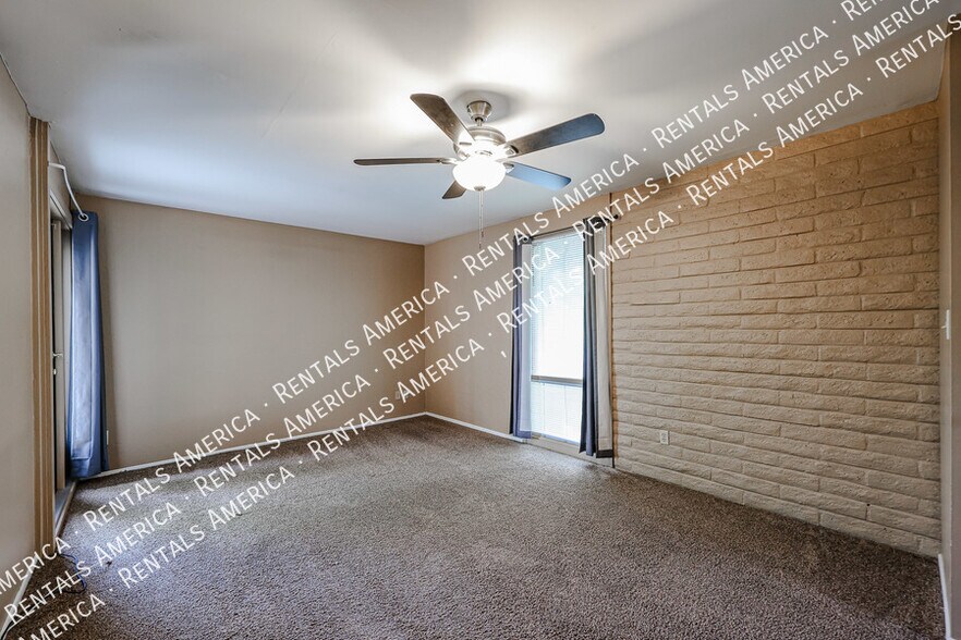 Building Photo - 4820 N Woodmere Fairway