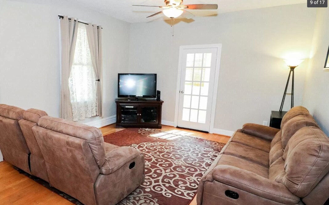 Building Photo - 306 Sussex St