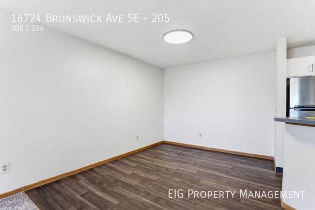 Building Photo - 16724 Brunswick Ave SE