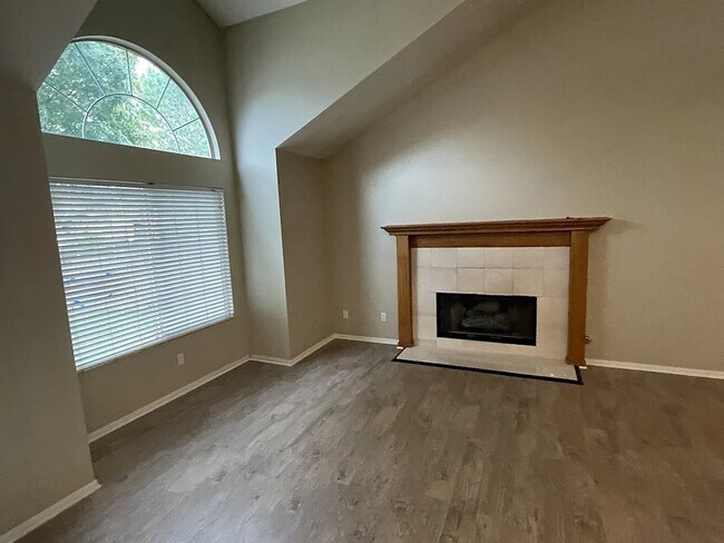 Building Photo - 5028 W Avenue M