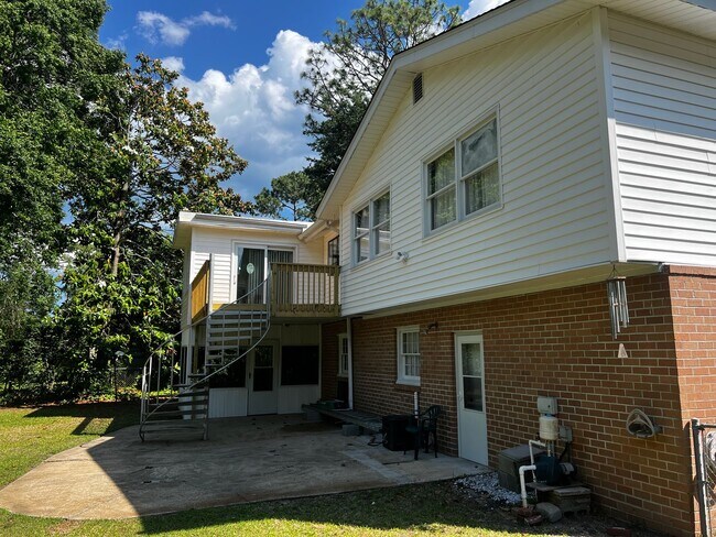 Building Photo - Home for Rent in the Avenues of Myrtle Beach