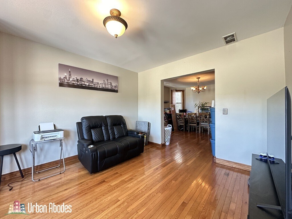 Building Photo - 3532 N Elston Ave