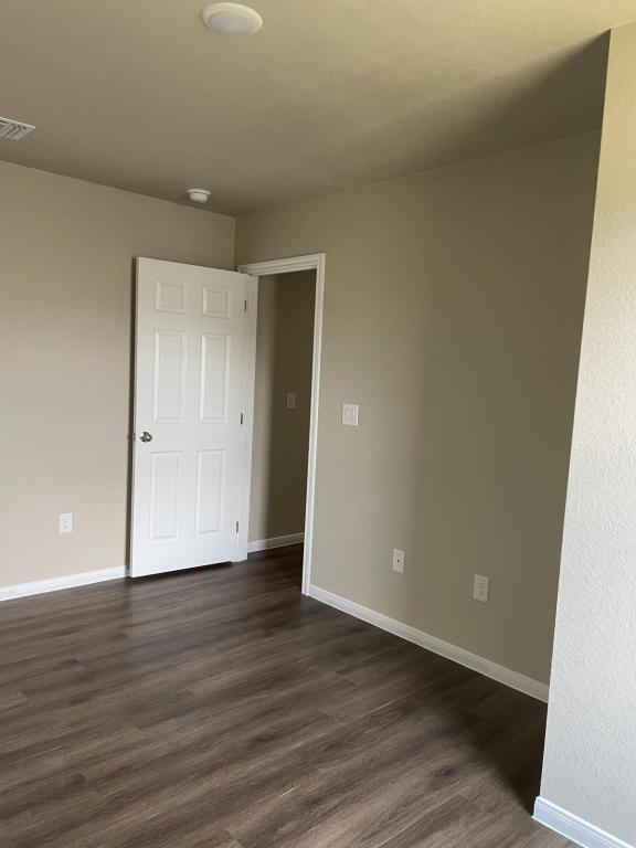 Building Photo - 512 Raymond St