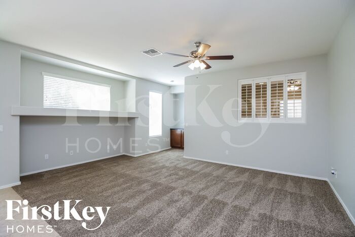 Building Photo - 797 W Vineyard Plains Dr