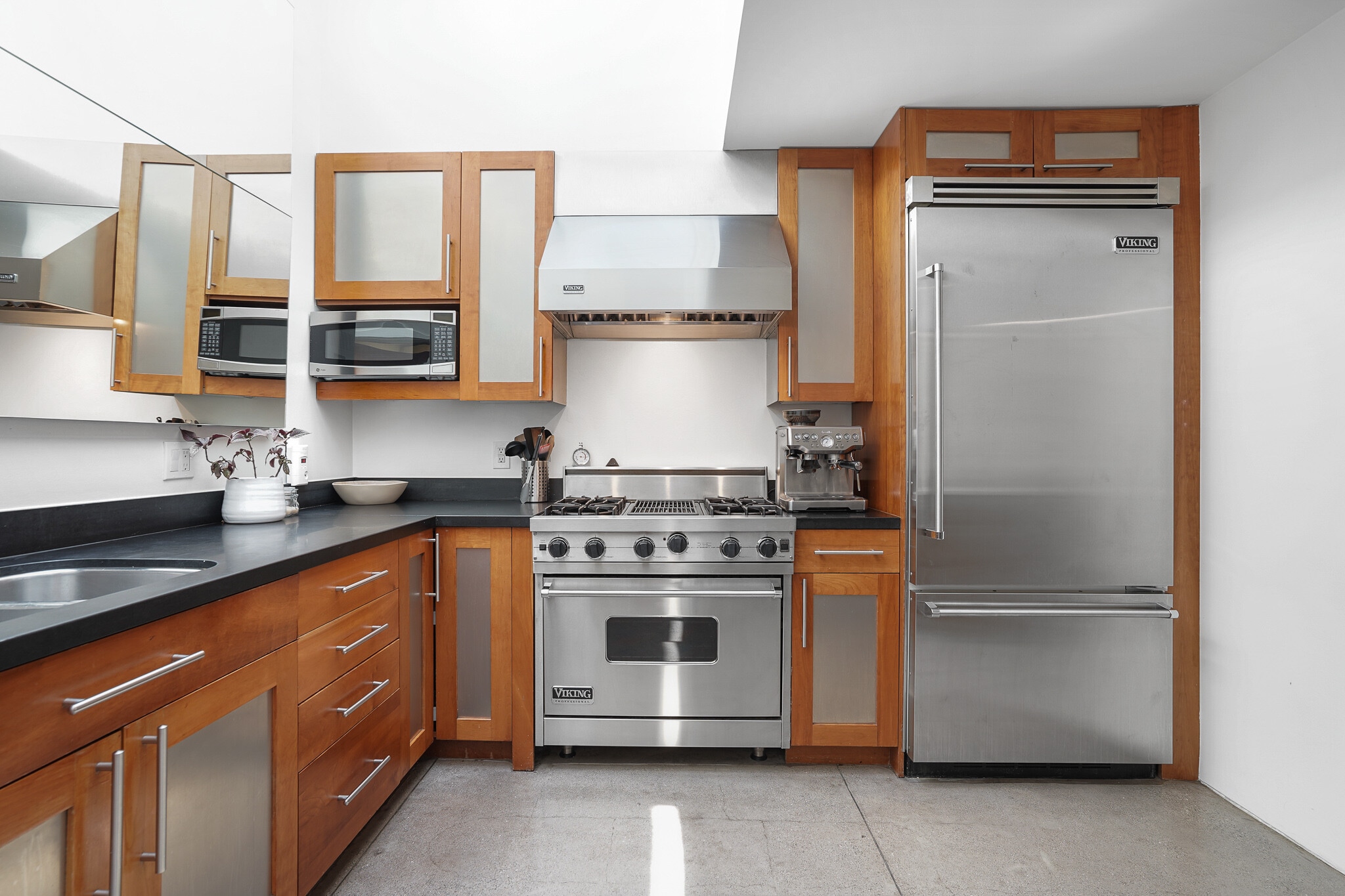 Kitchen - 712 Bryant St