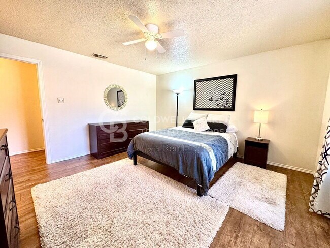 Building Photo - 4409 75th Dr